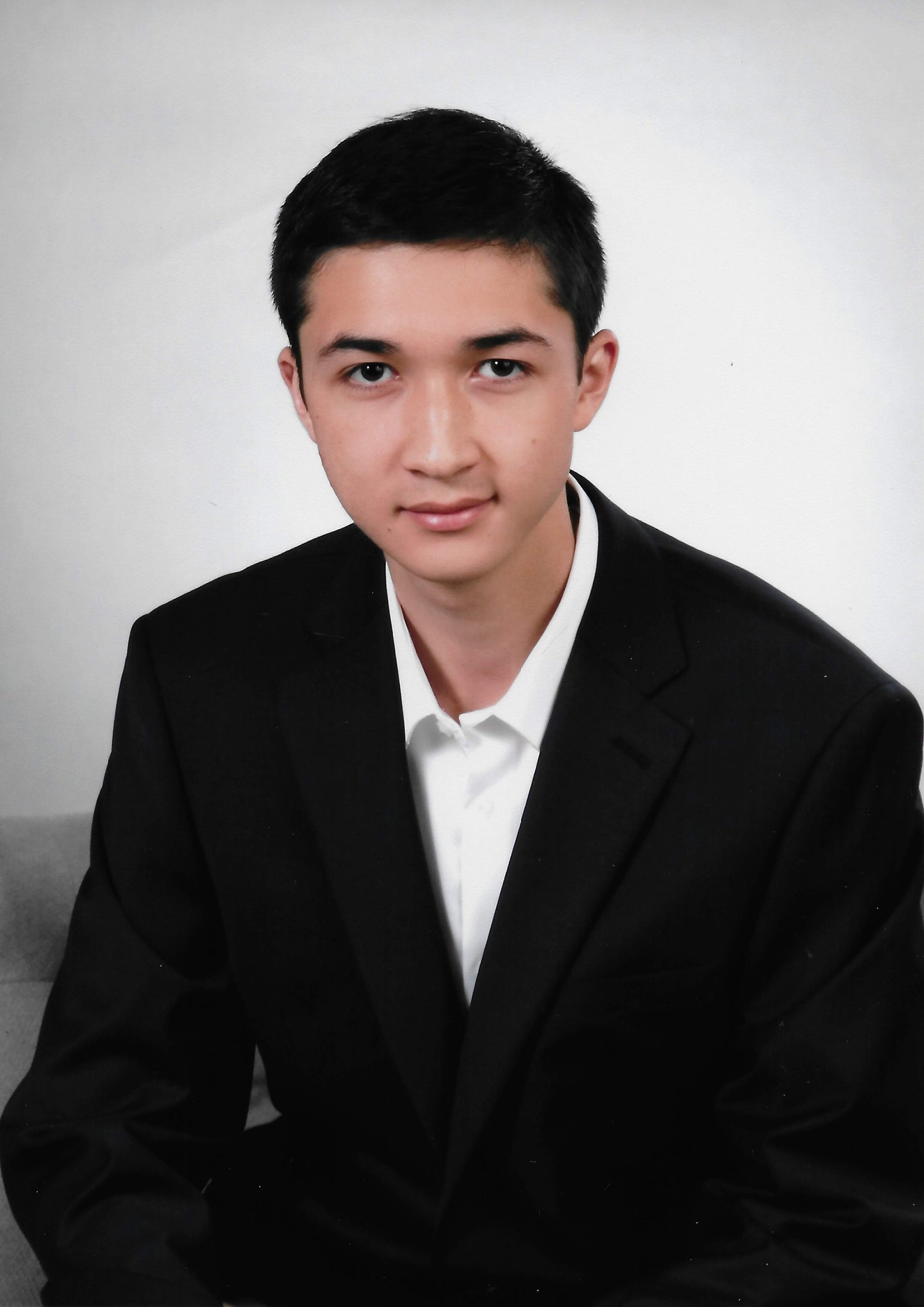 John’s Crazy Socks Announces the Winner of the Second Annual $5,000 “Autism Can Do” Scholarship