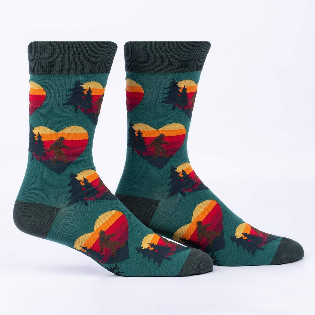 Seeking Sasquatch Men's Crew Socks Green
