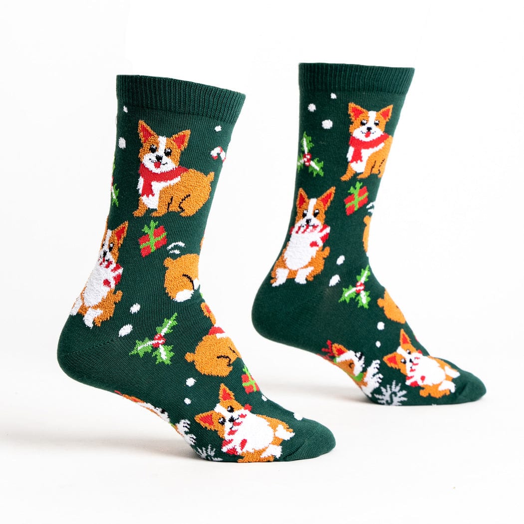 Merry Corgmas Women's Fuzzy Crew Socks Green